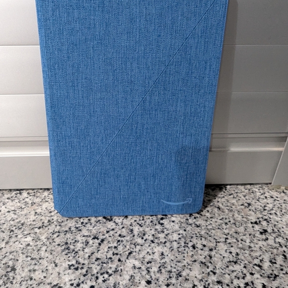 Amazon Tablet Bundle - Picture 5 of 16